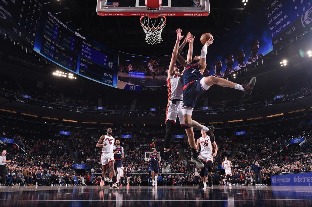 试图通过音 试图通过音