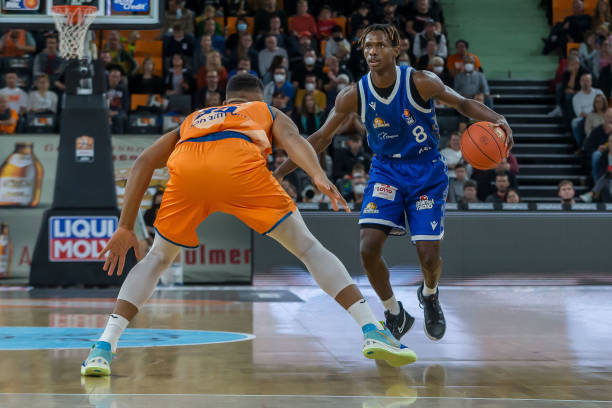 切特伤后仍 切特伤后仍