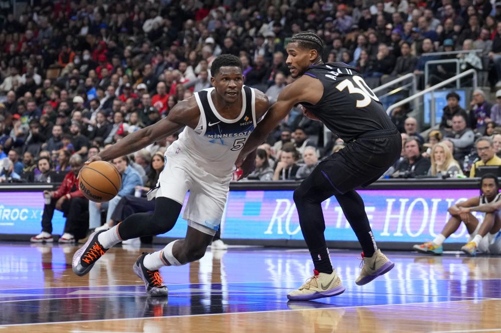 对手防线的 对手防线的